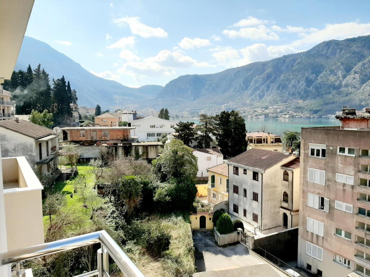 Maritimo Di Cattaro****Lux Apartment With Garage Kültér fotó
